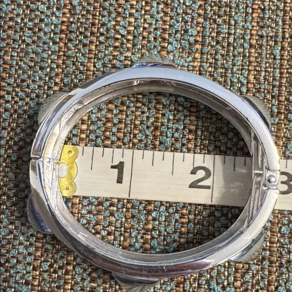 3006‎ Yellow bracelet See pics for conditions
